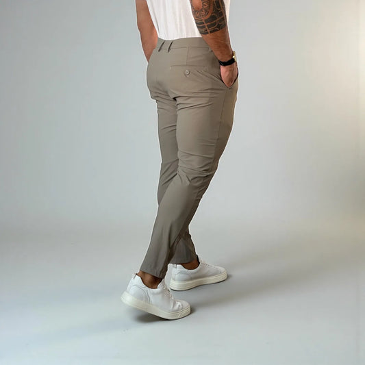 Calça Masculina Slim Tech Khaki em Poliamida Premium