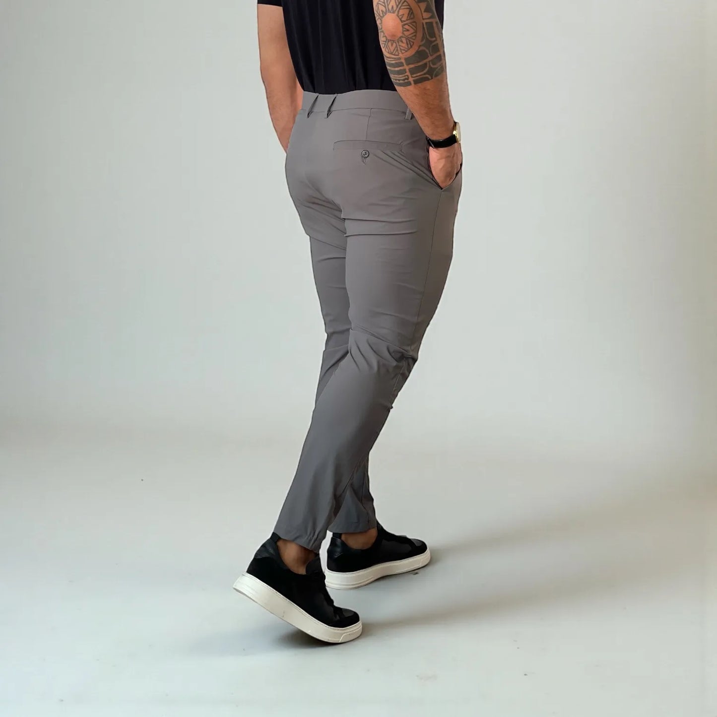 Calça Masculina Slim Tech Cinza em Poliamida Premium