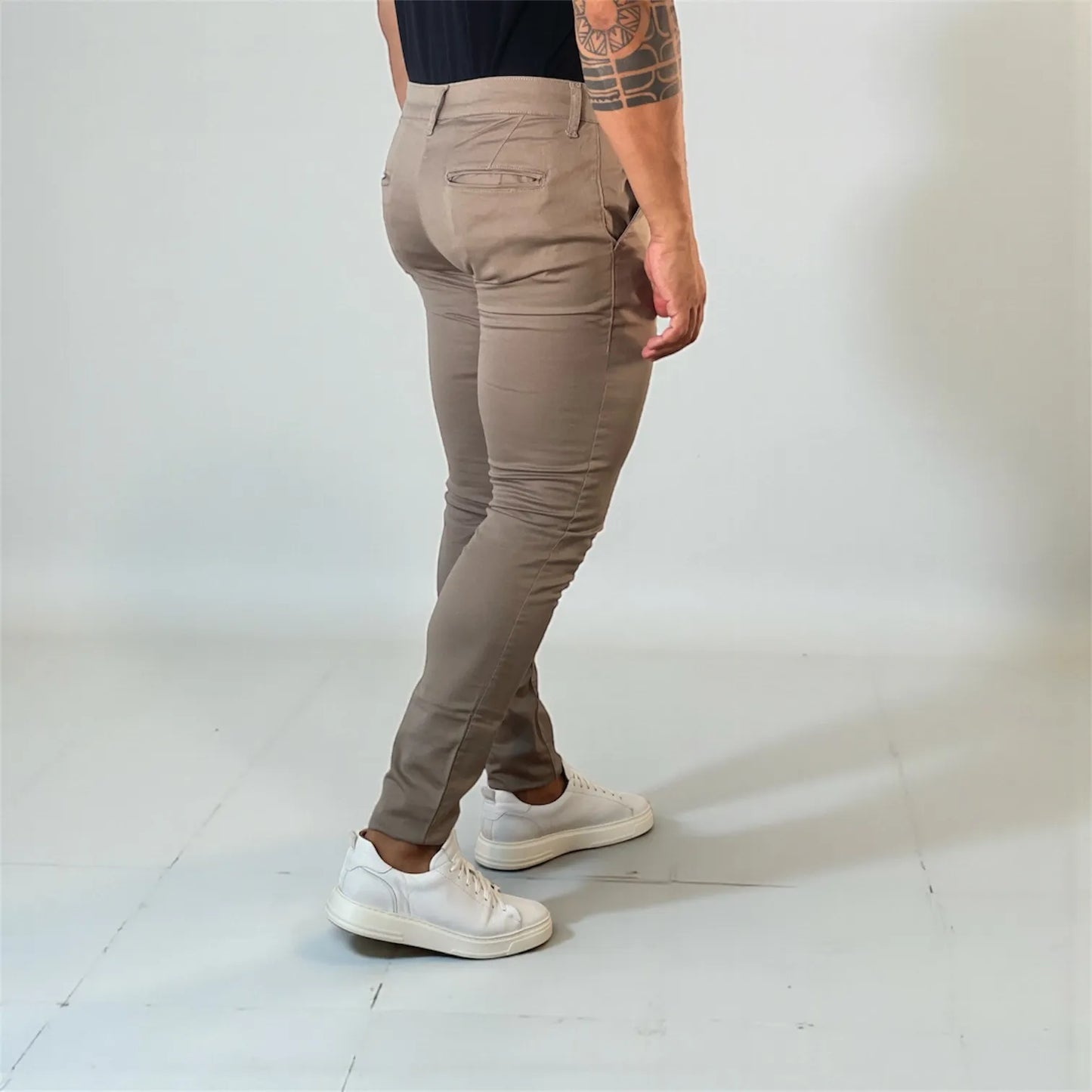 Calça Chino Masculina Milano Slim Khaki - D’Grife