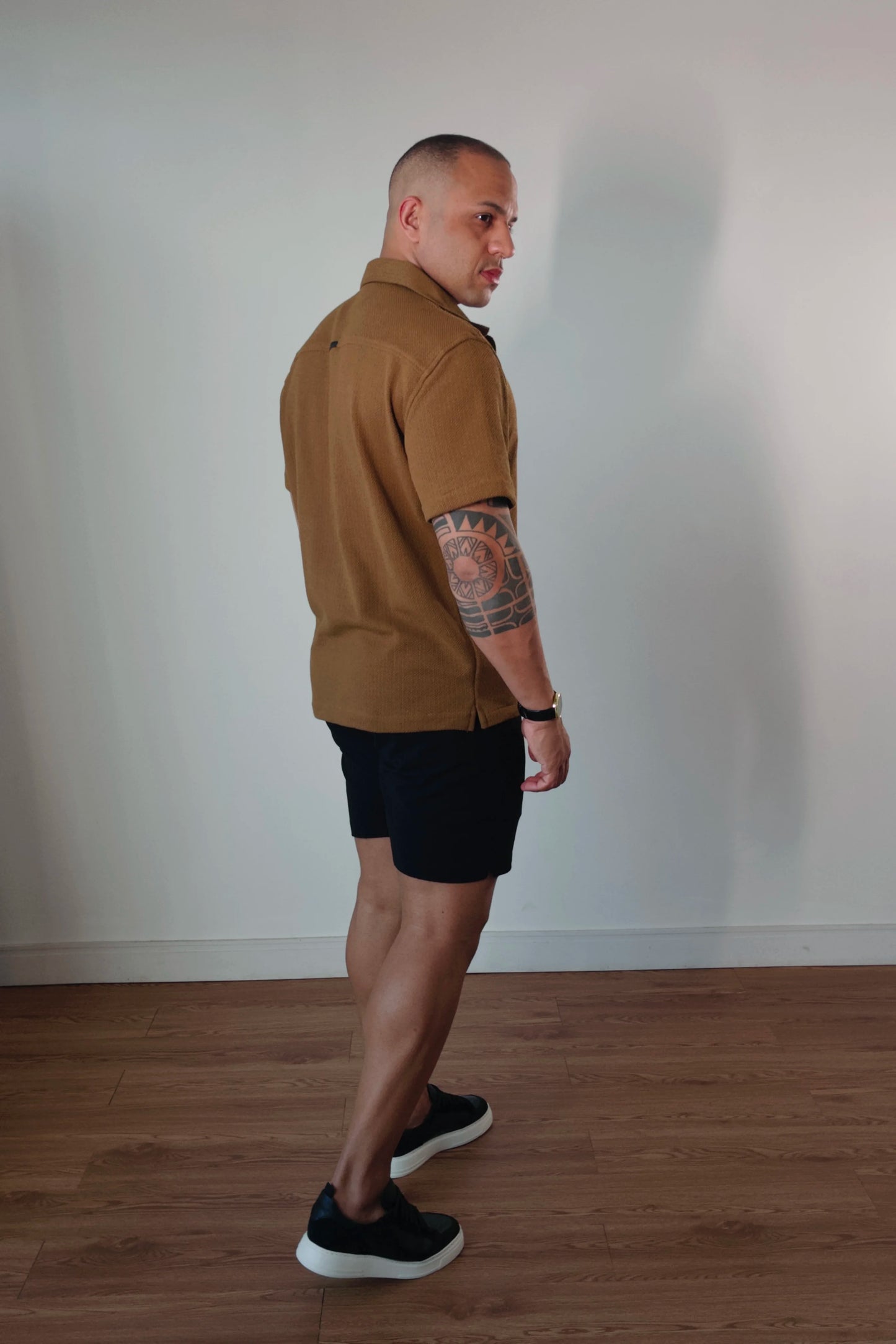 Camisa Oversized Masculina Tricot Gola Cubana Ocre D’Grife