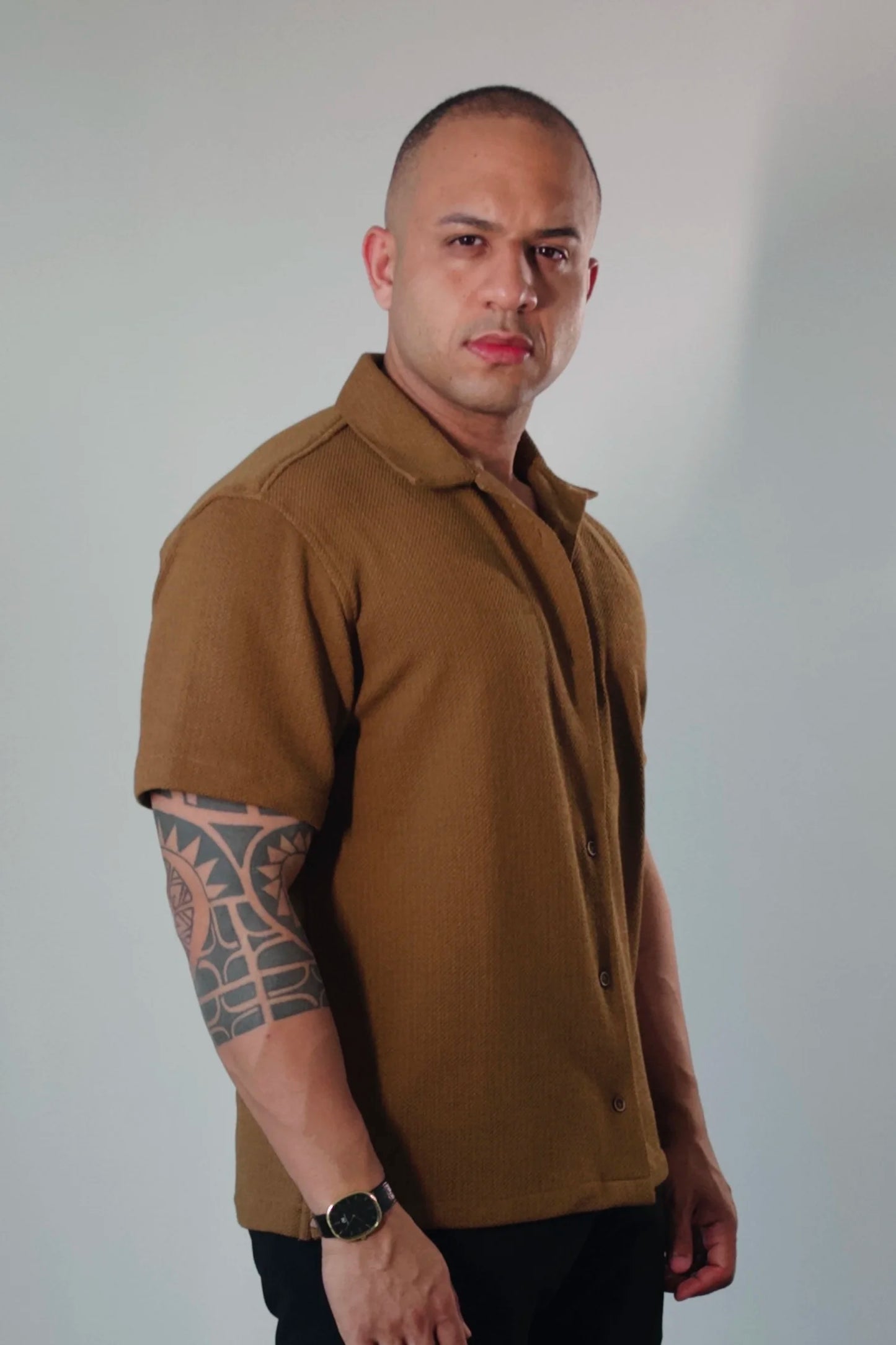 Camisa Oversized Masculina Tricot Gola Cubana Ocre D’Grife