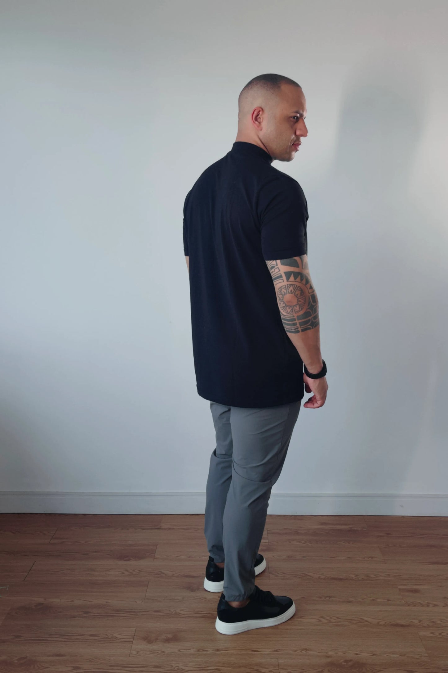 Camiseta Gola Alta Masculina Premium Egipcio Flex Preta
