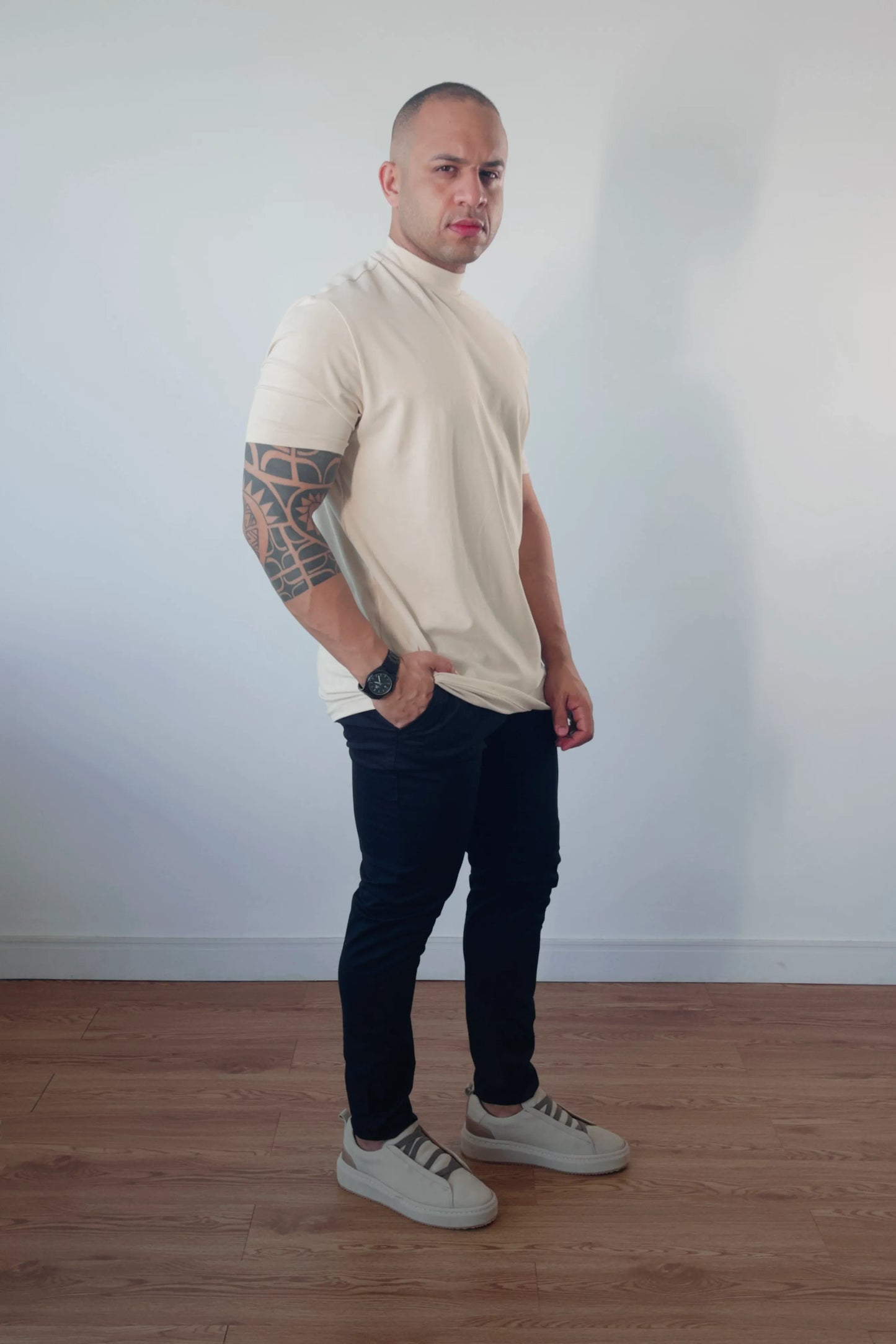 Camiseta Gola Alta Masculina Premium Egipcio Flex Bege