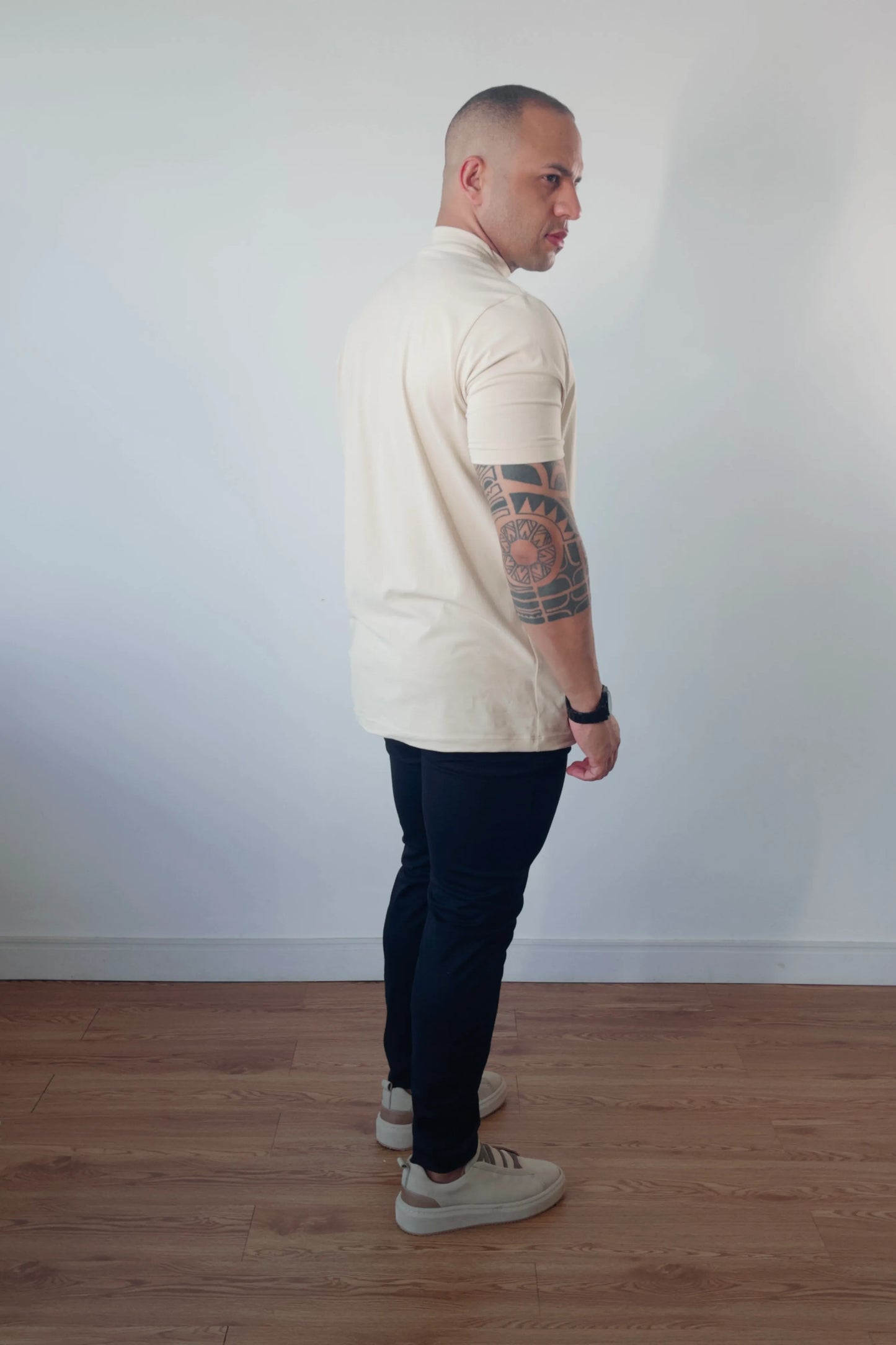 Camiseta Gola Alta Masculina Premium Egipcio Flex Bege