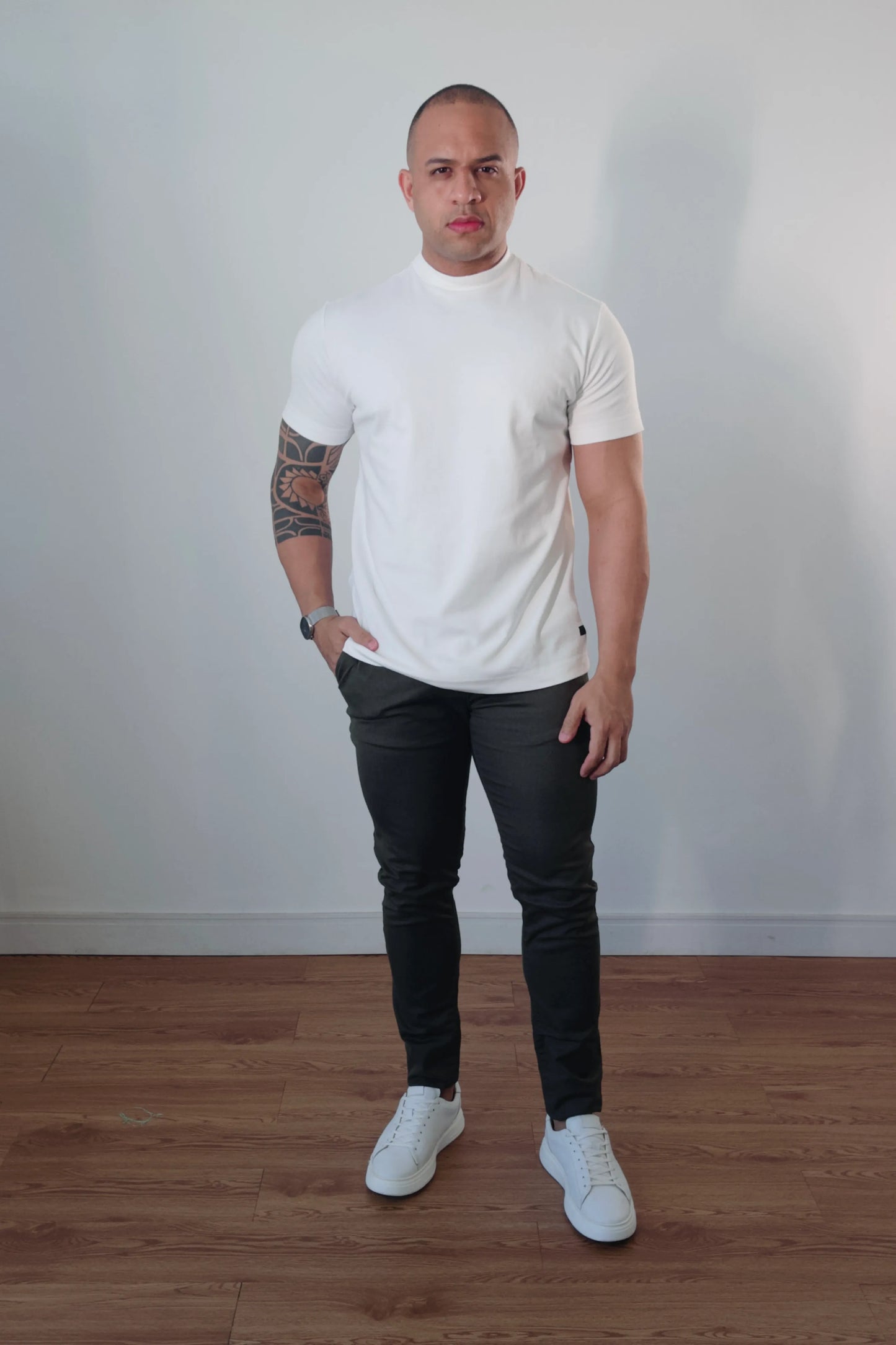 Camiseta Masculina Premium Algodão Egípcio Gola Alta Off-White D’Grife