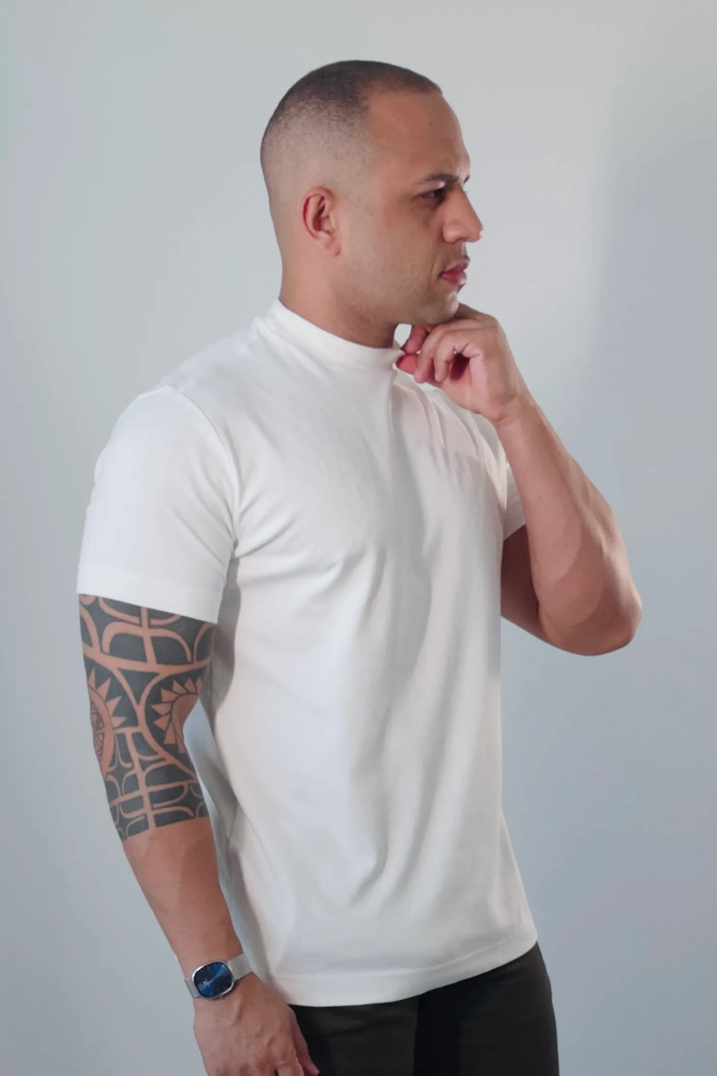 Camiseta Masculina Premium Algodão Egípcio Gola Alta Off-White D’Grife