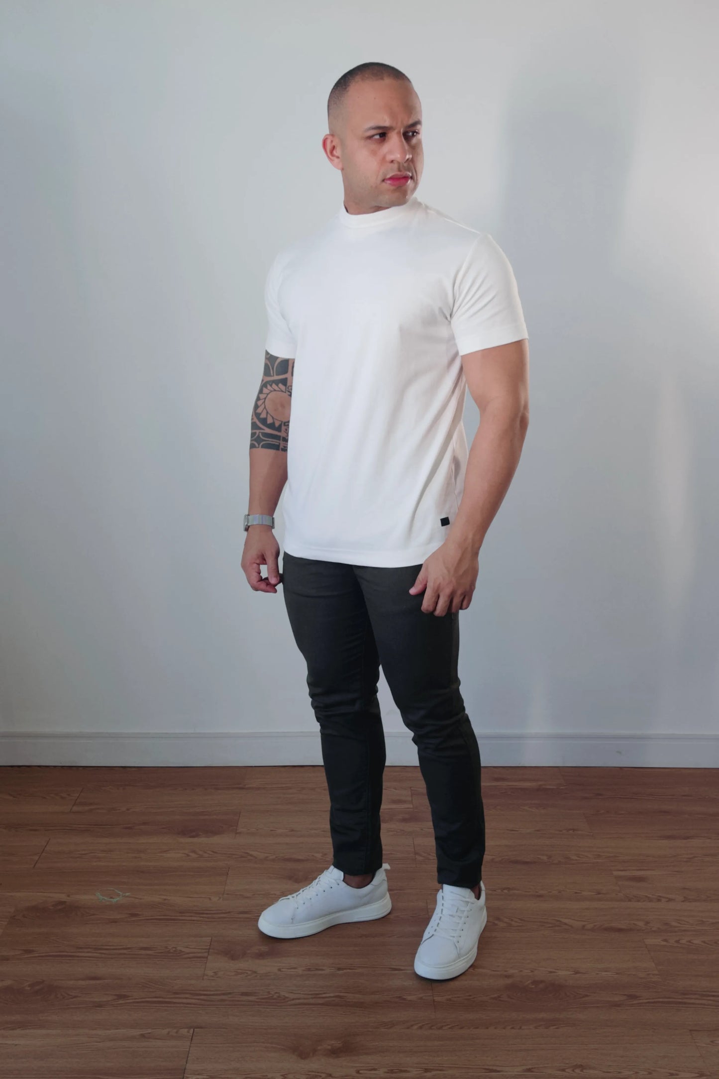 Camiseta Masculina Premium Algodão Egípcio Gola Alta Off-White D’Grife