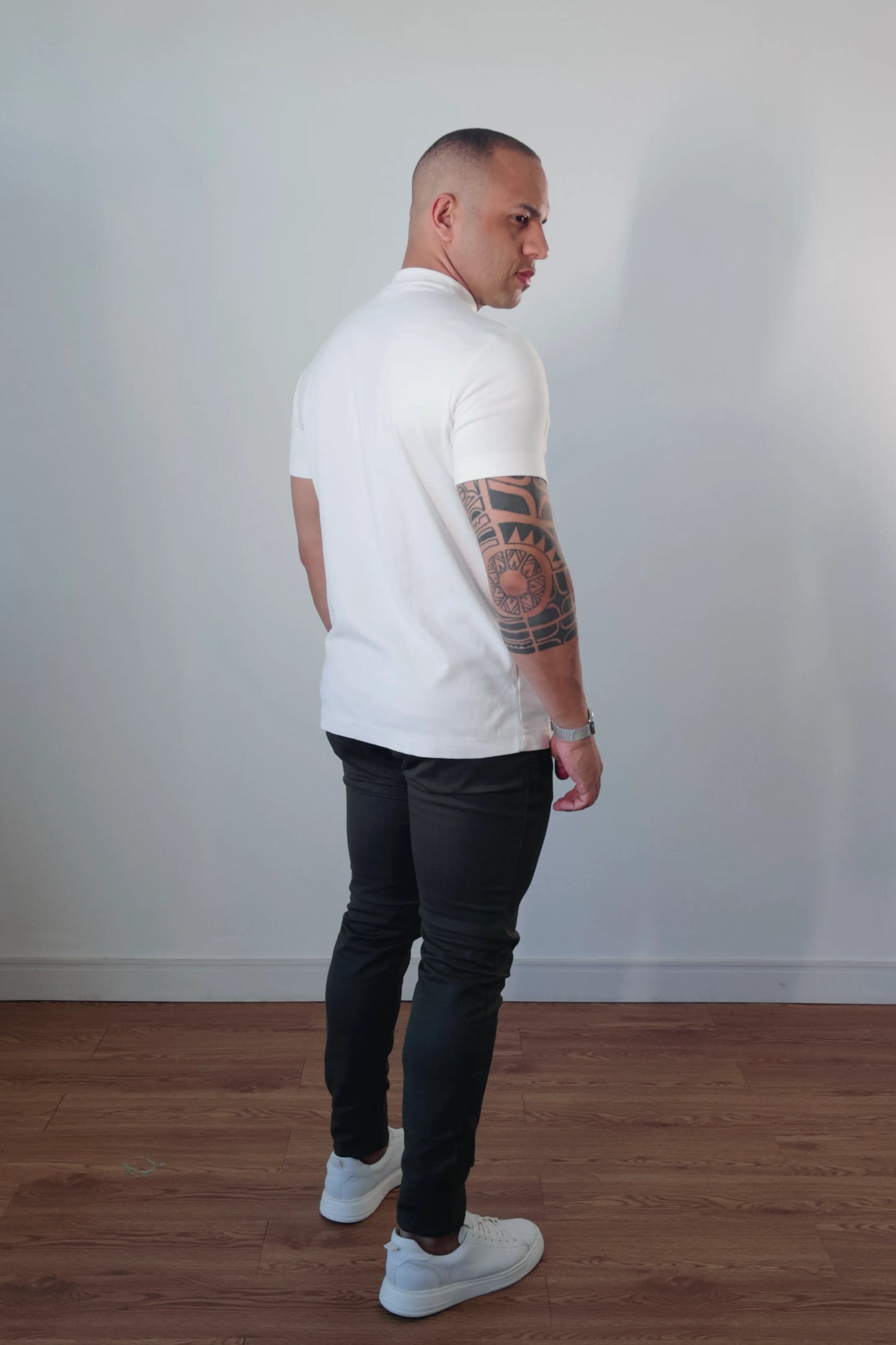Camiseta Masculina Premium Algodão Egípcio Gola Alta Off-White D’Grife